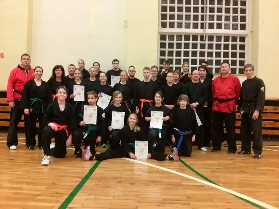 Erfolgreiche Gürtelprüfung für Groß und Klein in Dachwig