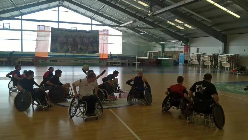 Galeriebild zu Ein Training der anderen Art: Rollstuhlrugby