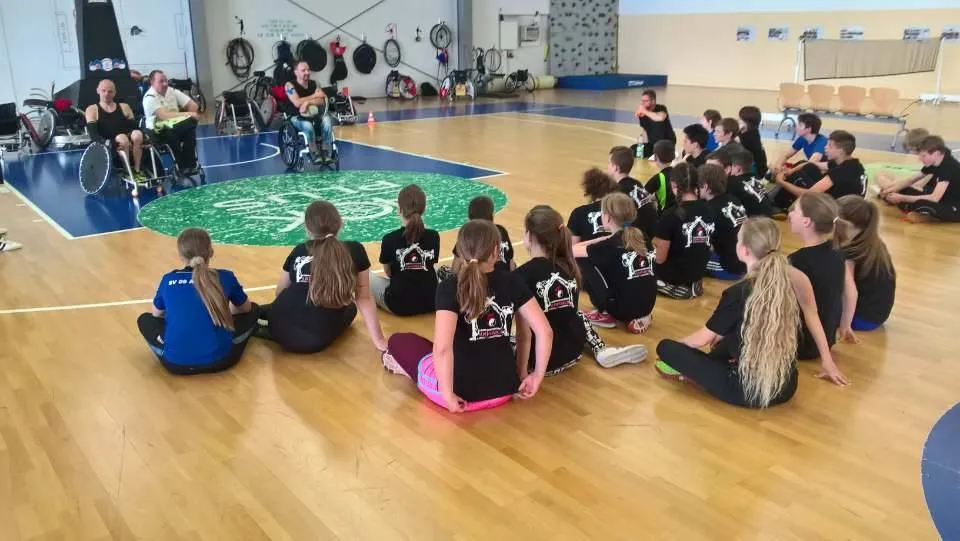 Galeriebild zu Ein Training der anderen Art: Rollstuhlrugby