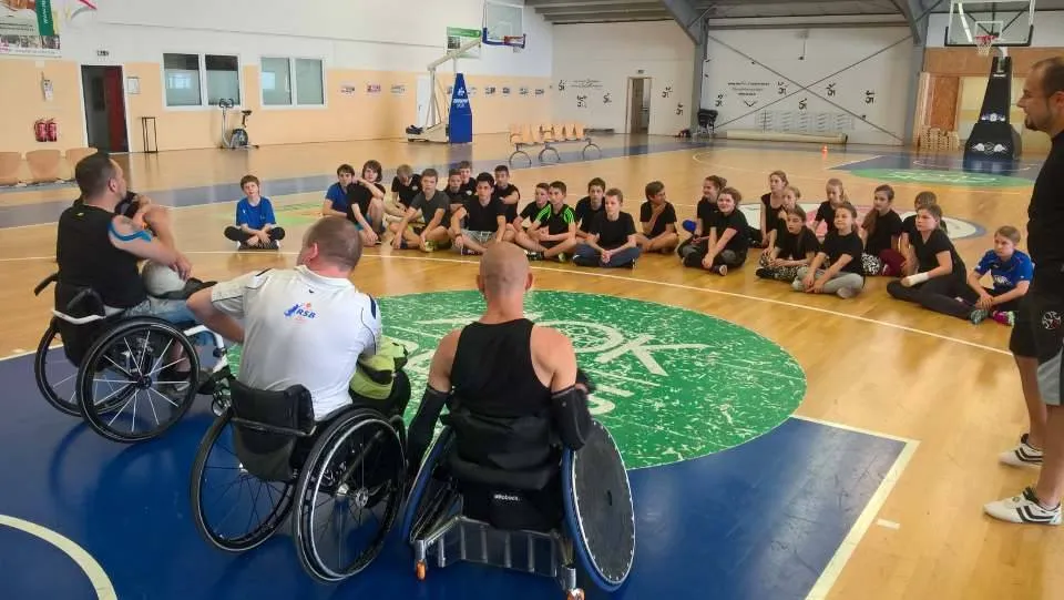 Galeriebild zu Ein Training der anderen Art: Rollstuhlrugby