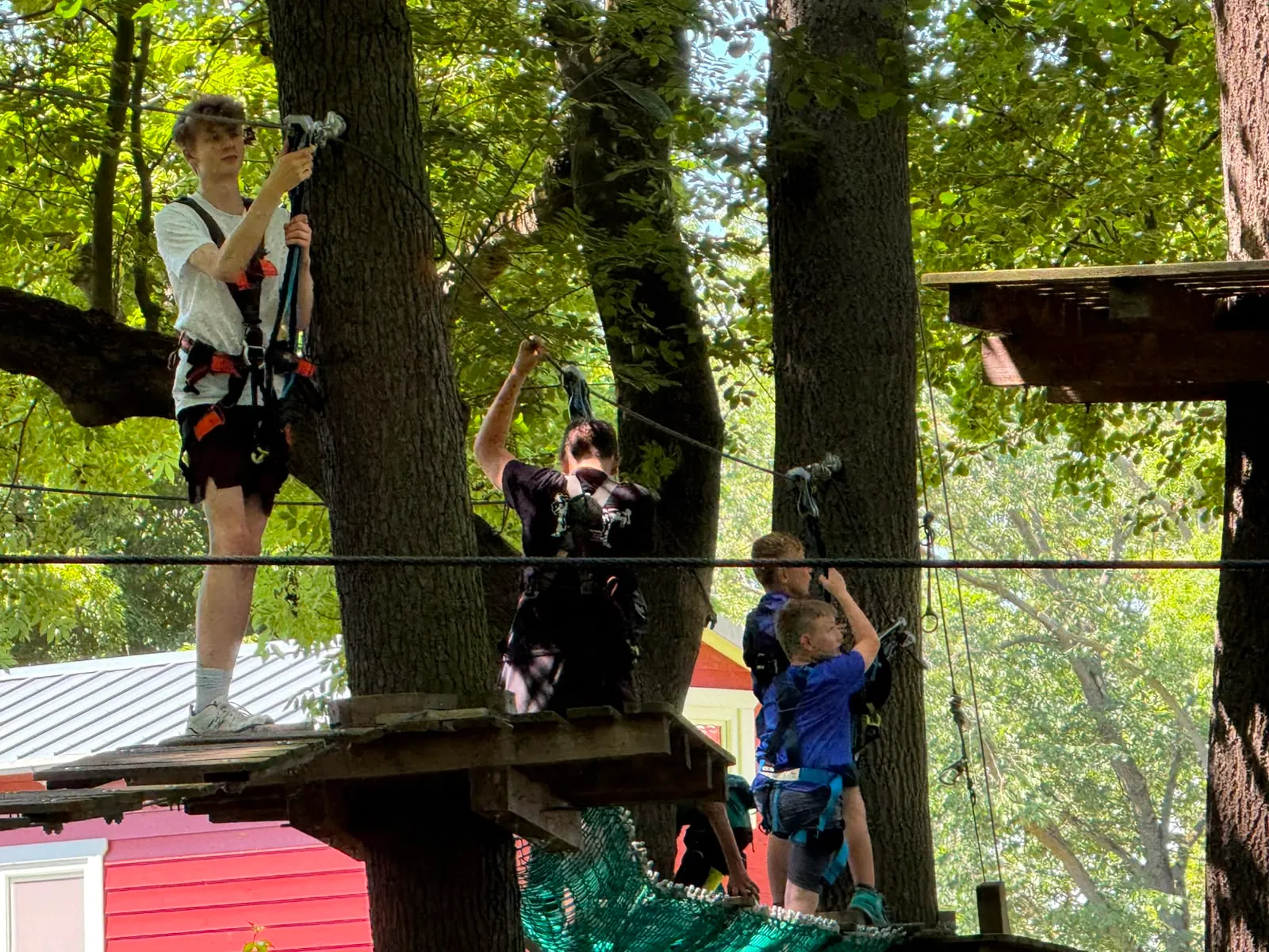 Galeriebild zu Kinder- und Jugendvereinsausflug 2026: Mut, Höhenrausch & Teamgeist im Kletterwald