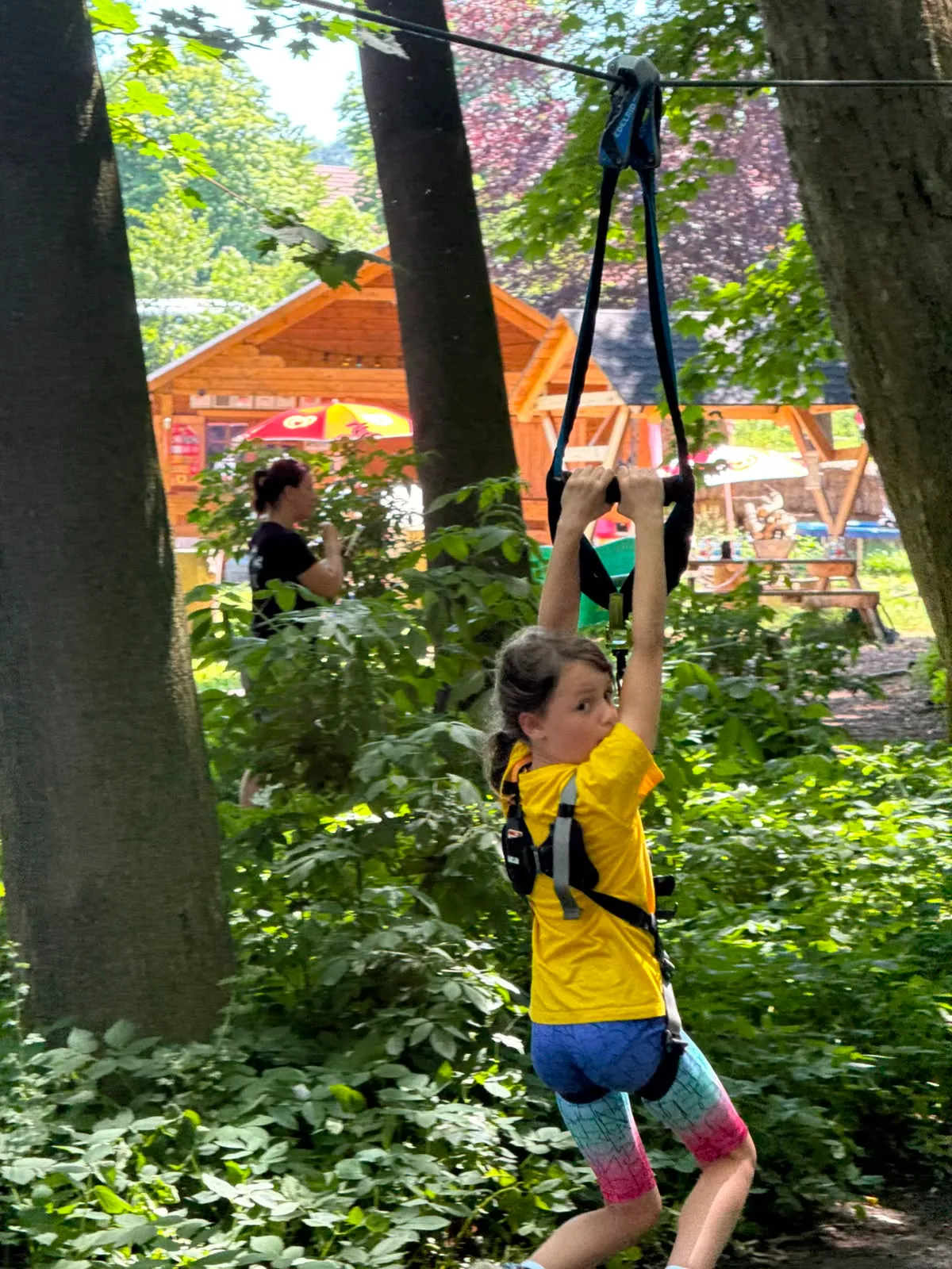 Galeriebild zu Kinder- und Jugendvereinsausflug 2026: Mut, Höhenrausch & Teamgeist im Kletterwald